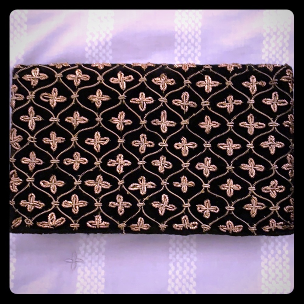NWOT Beautiful Velvet Black Evening Bag!
